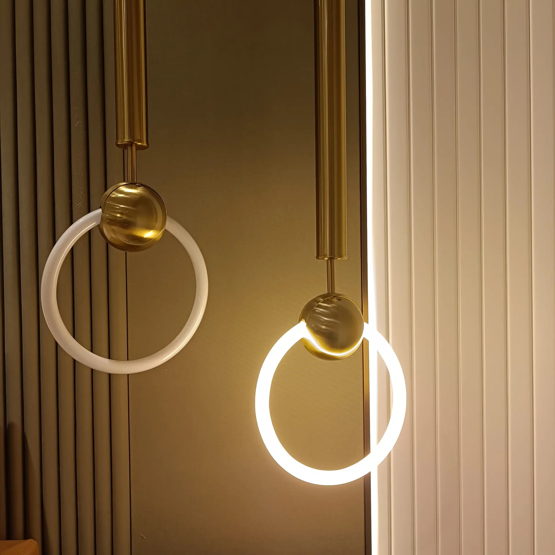 Minimalista kör alakú függőlámpa